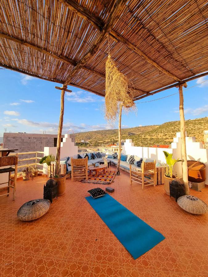 Salt House Morocco - Surf & Yoga Camp Panzió Tamraght Kültér fotó